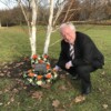 Dennis Morgan laying wreath